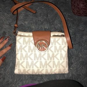 Michael kors crossbody purse
